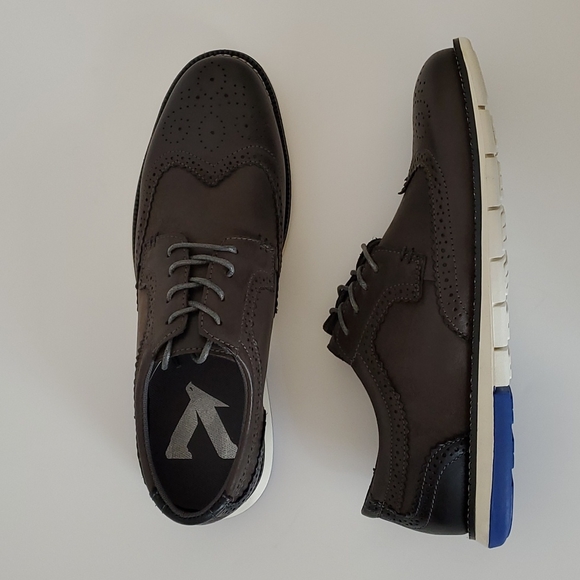 Vance Co. Drake Leather Wingtip Oxford in Dark Grey/Black - Picture 15 of 15